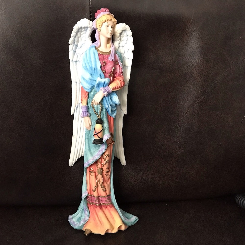 Lenox "Angel Of Light" 1998‎ Retired Holds Her Lantern 12"
